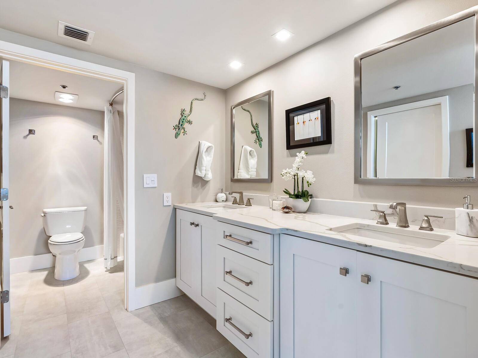 2020 HARBOURSIDE DR #434/435