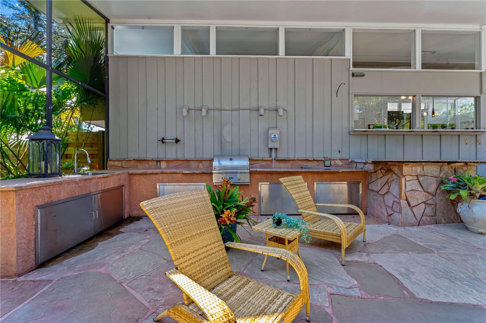 425 PARTRIDGE CIR