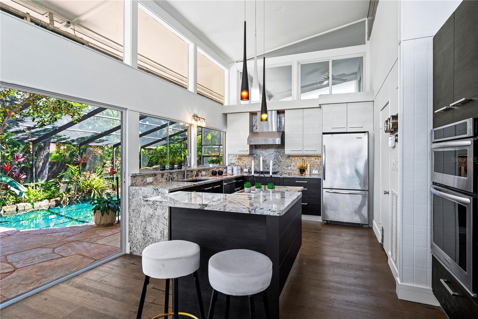 425 PARTRIDGE CIR