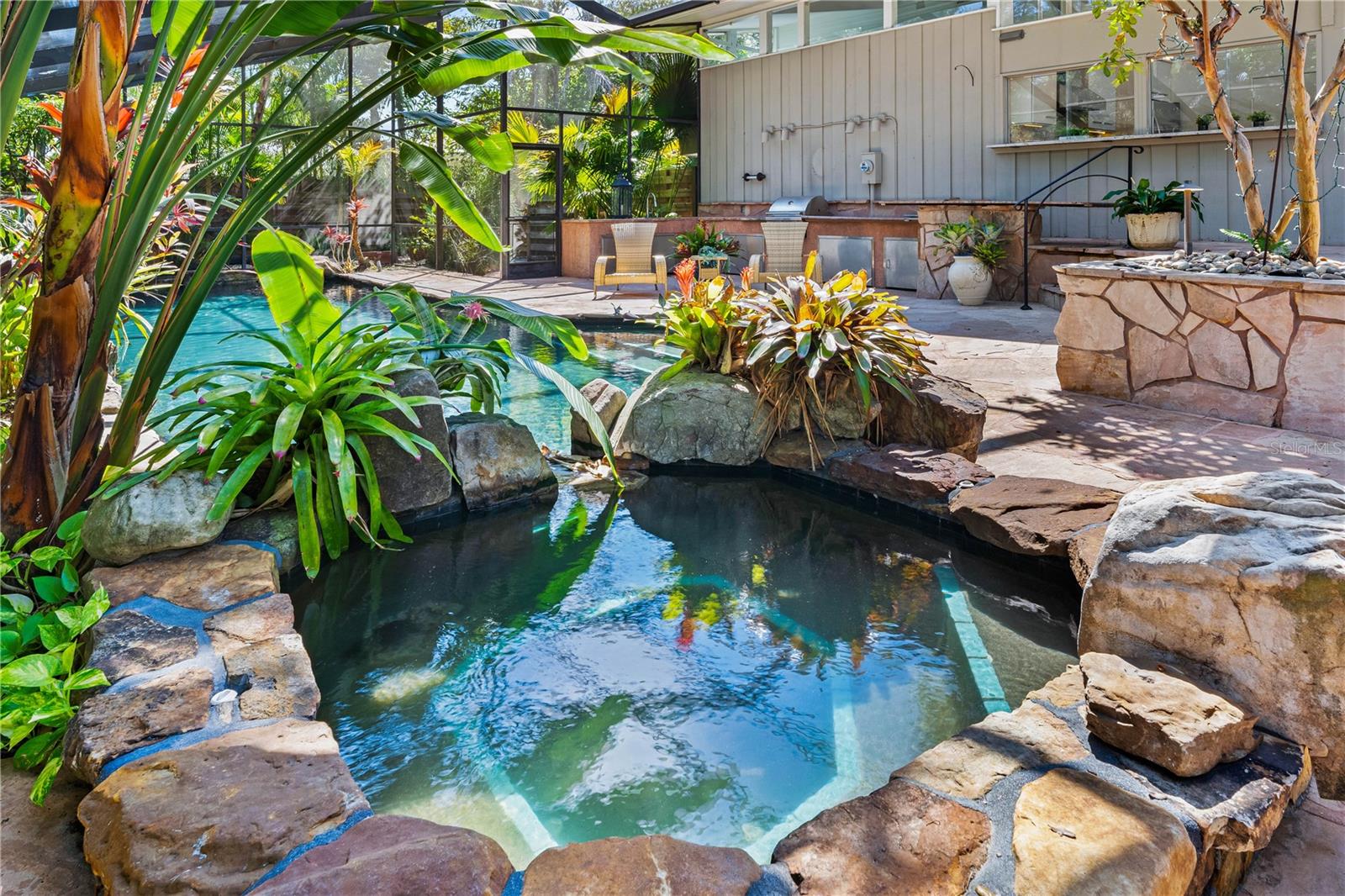 425 PARTRIDGE CIR