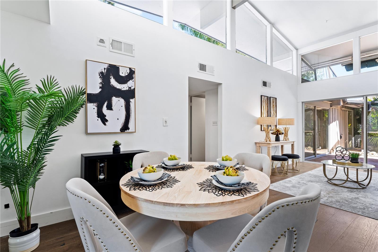 425 PARTRIDGE CIR