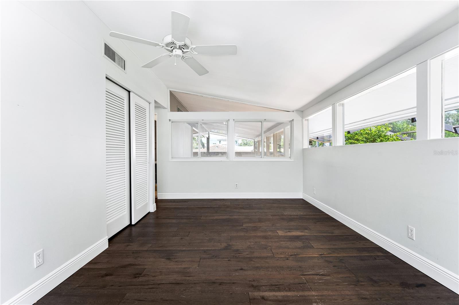 425 PARTRIDGE CIR
