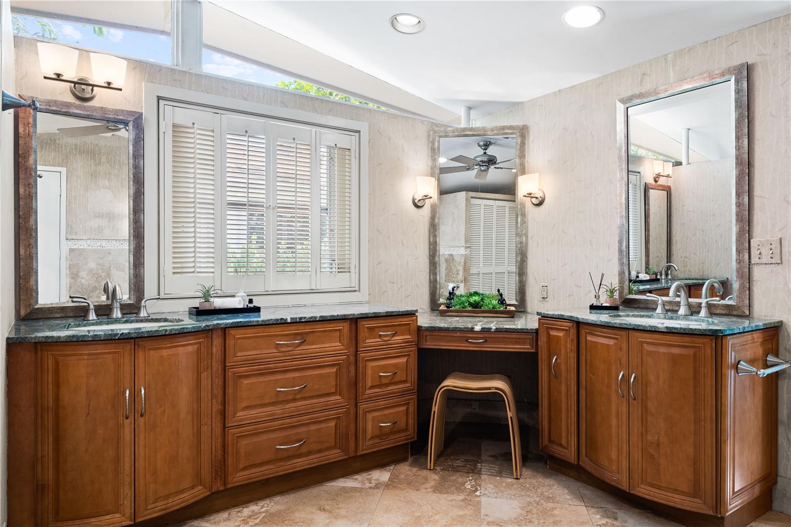 425 PARTRIDGE CIR