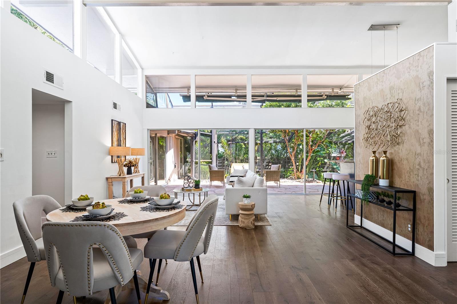 425 PARTRIDGE CIR