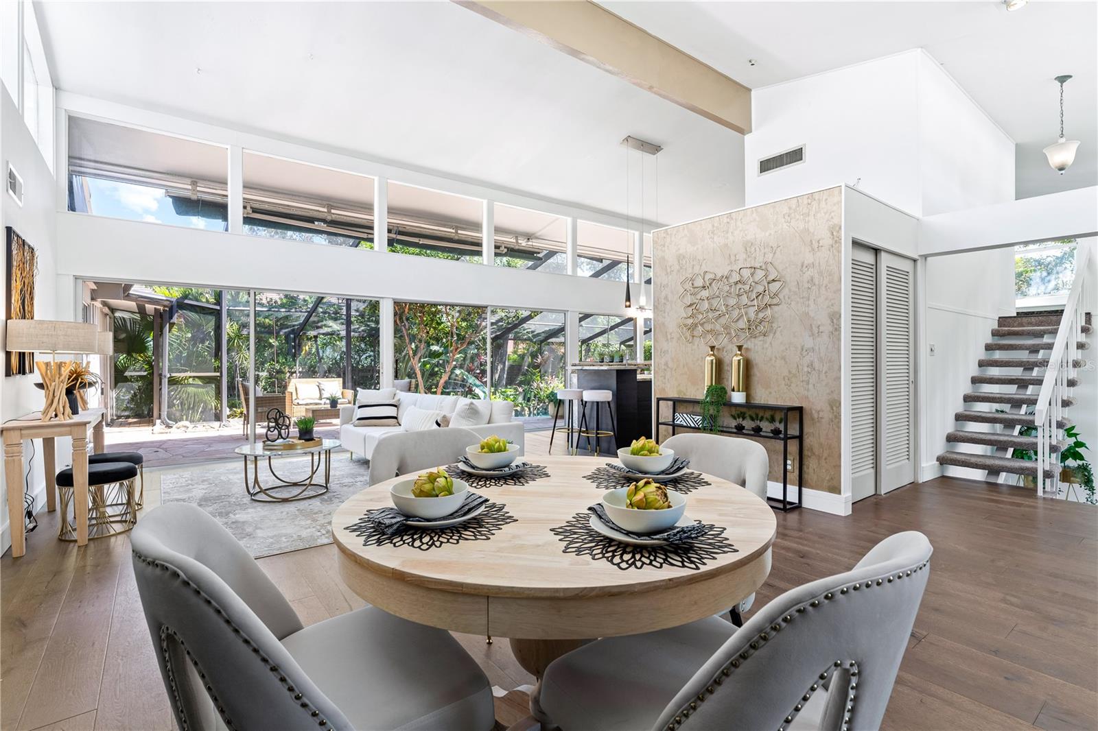 425 PARTRIDGE CIR