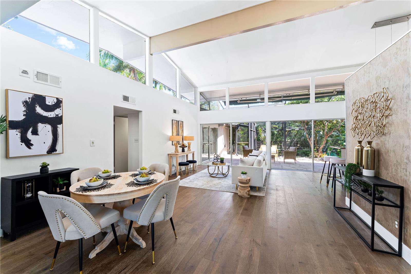 425 PARTRIDGE CIR