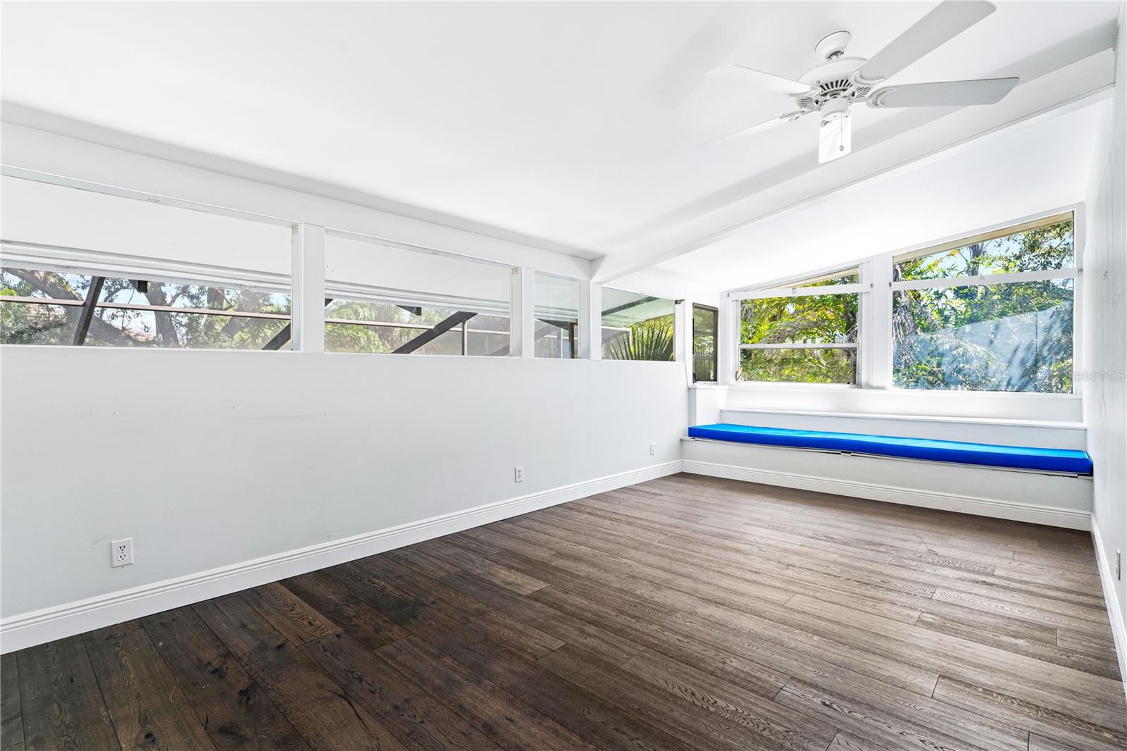 425 PARTRIDGE CIR