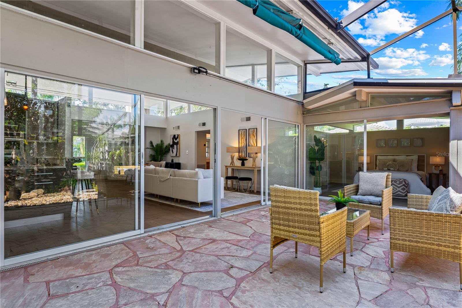 425 PARTRIDGE CIR
