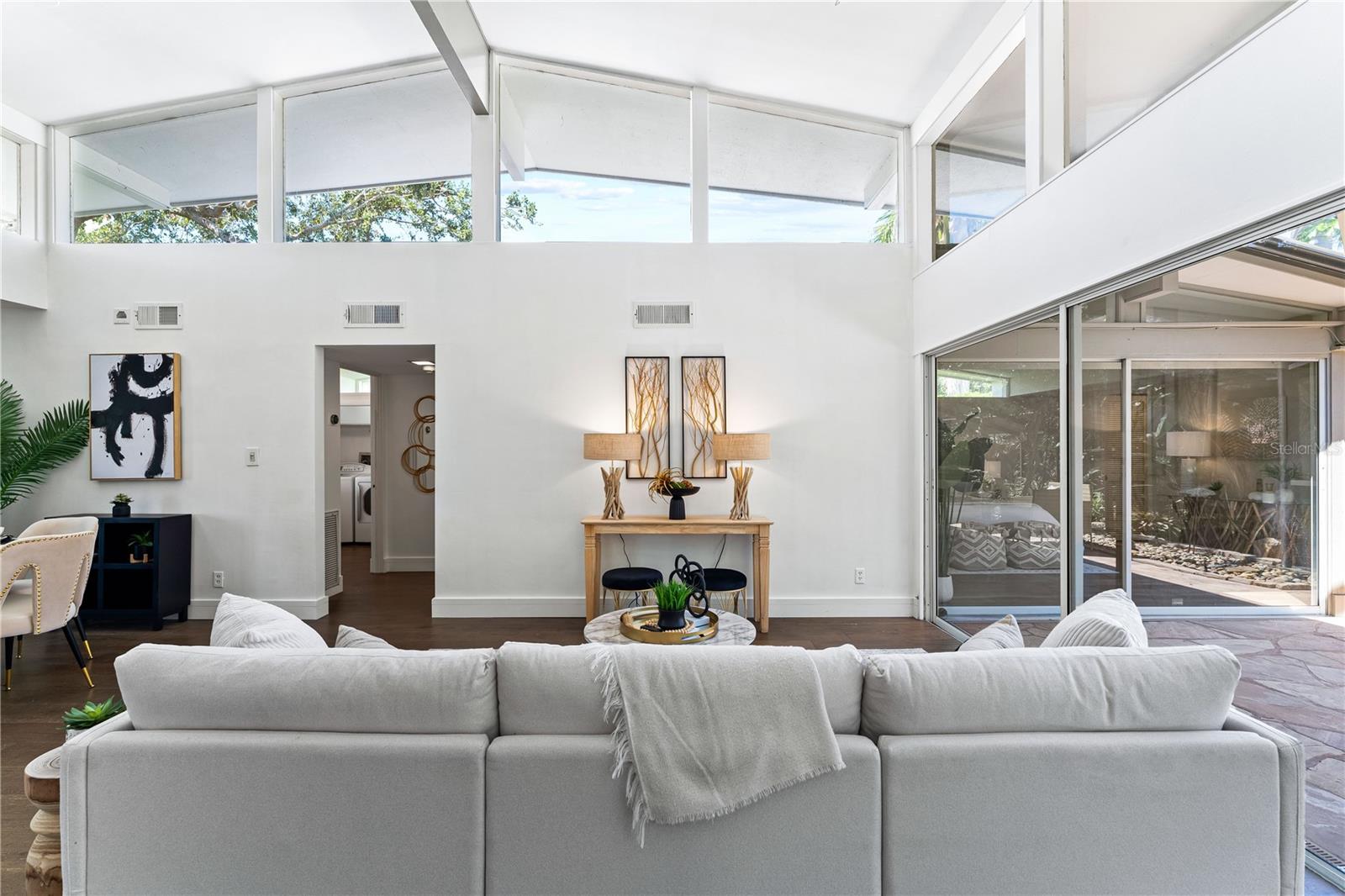 425 PARTRIDGE CIR