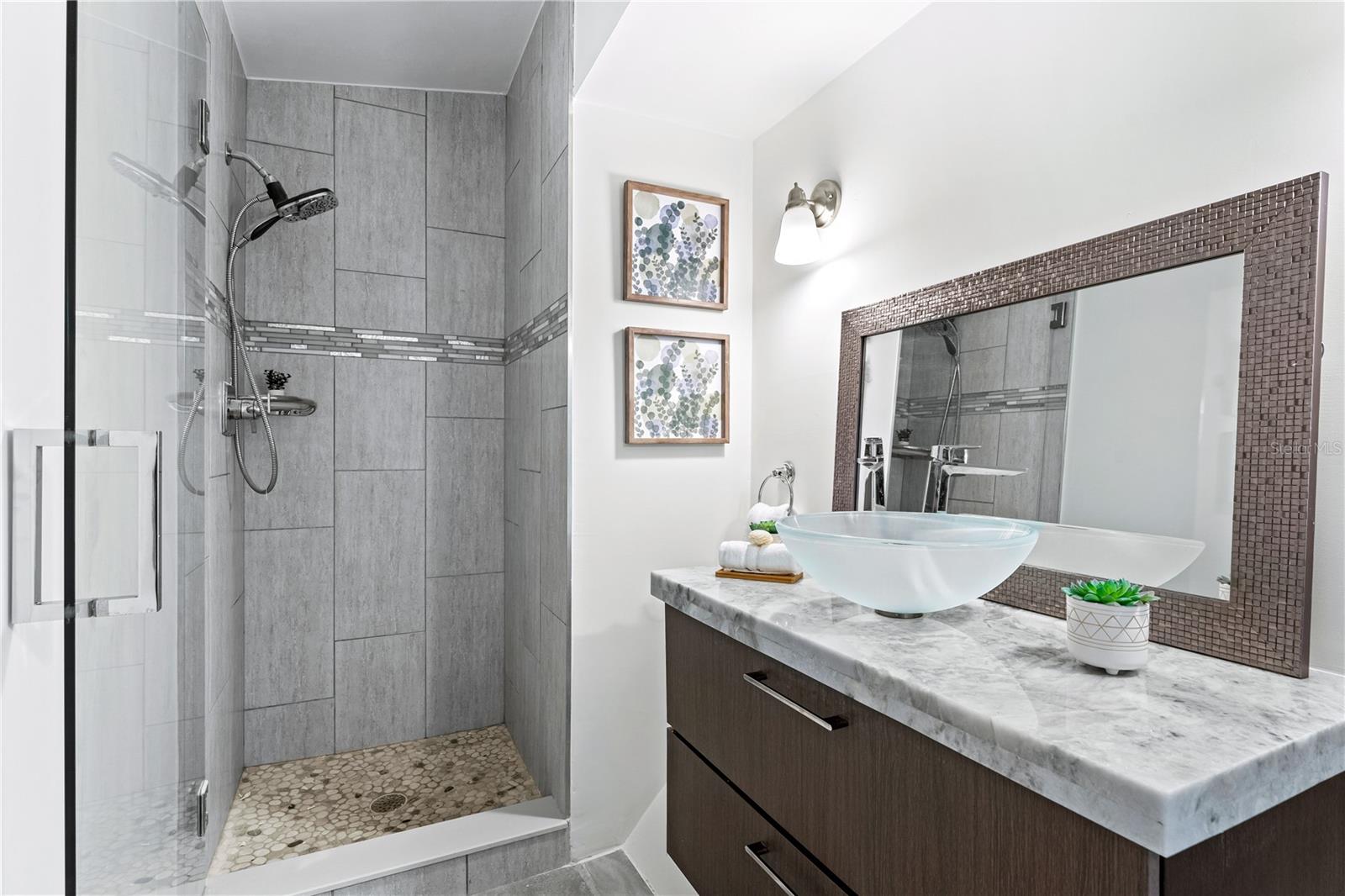 425 PARTRIDGE CIR