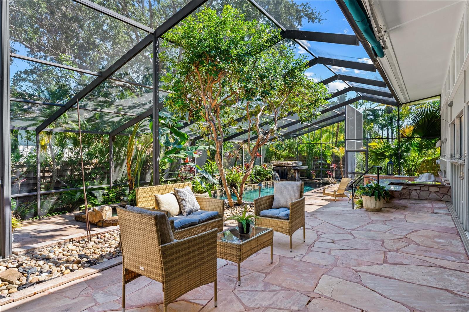 425 PARTRIDGE CIR