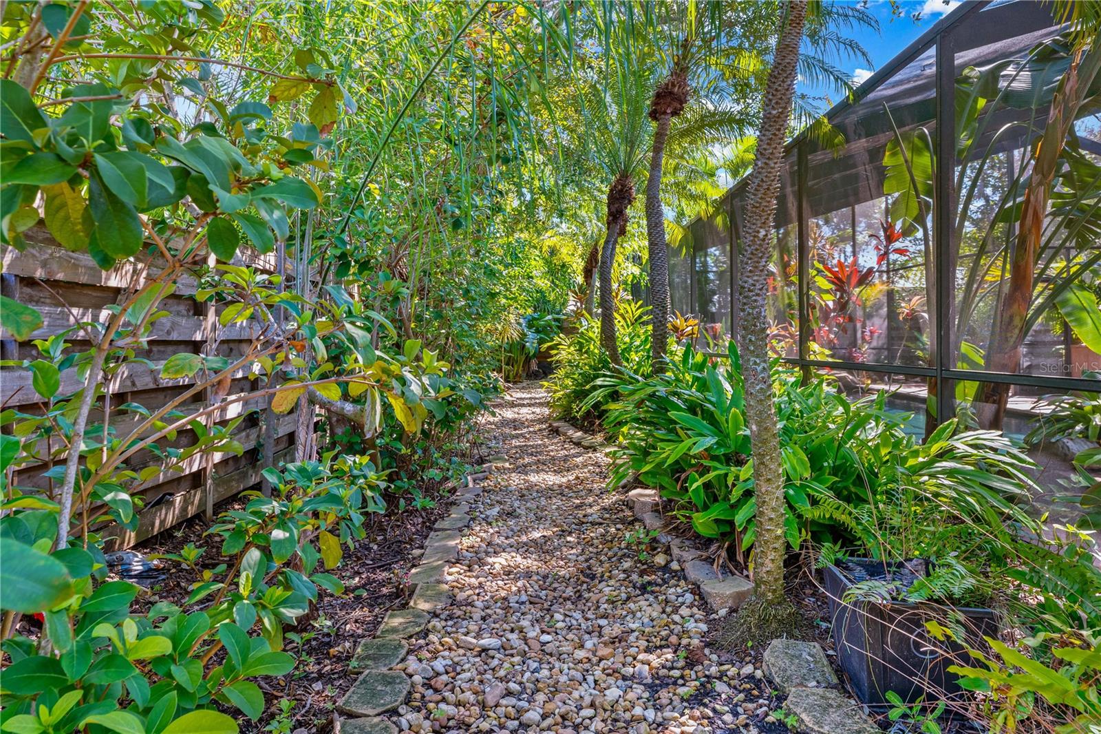 425 PARTRIDGE CIR