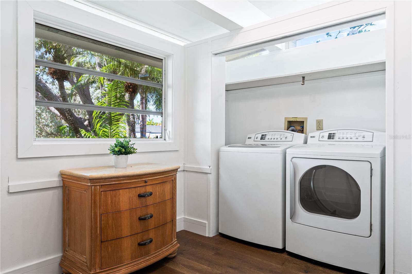 425 PARTRIDGE CIR