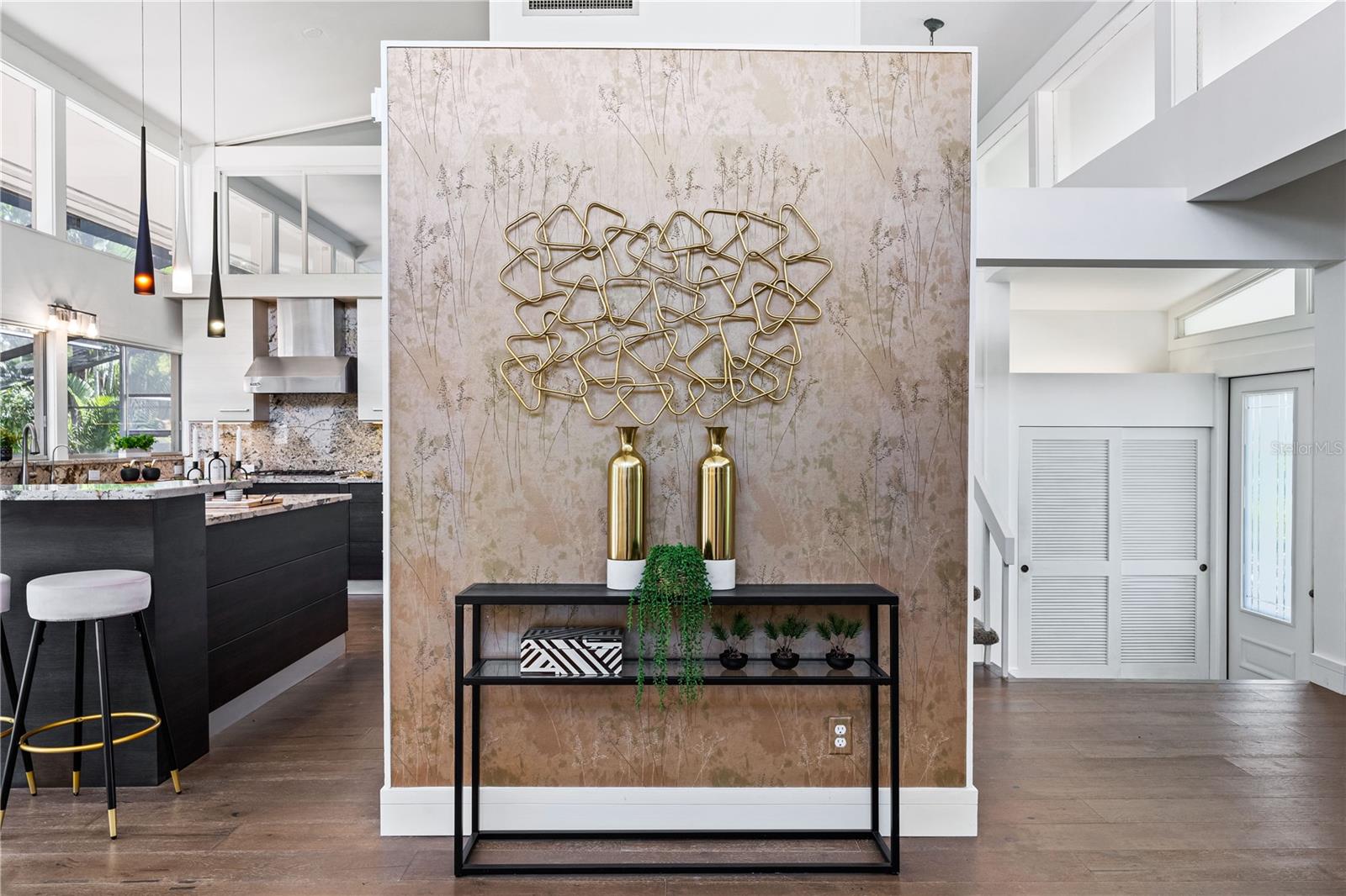 425 PARTRIDGE CIR