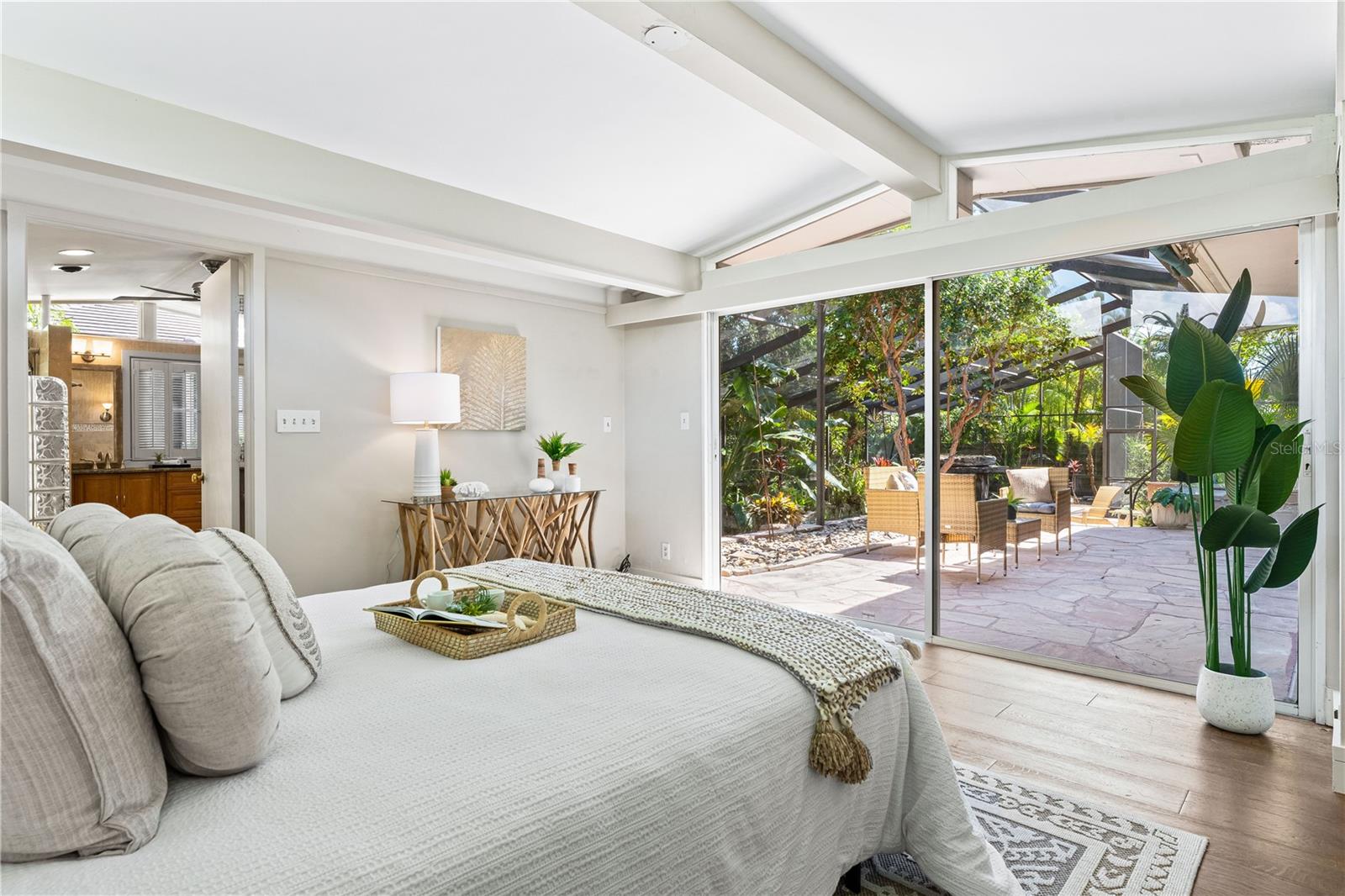 425 PARTRIDGE CIR