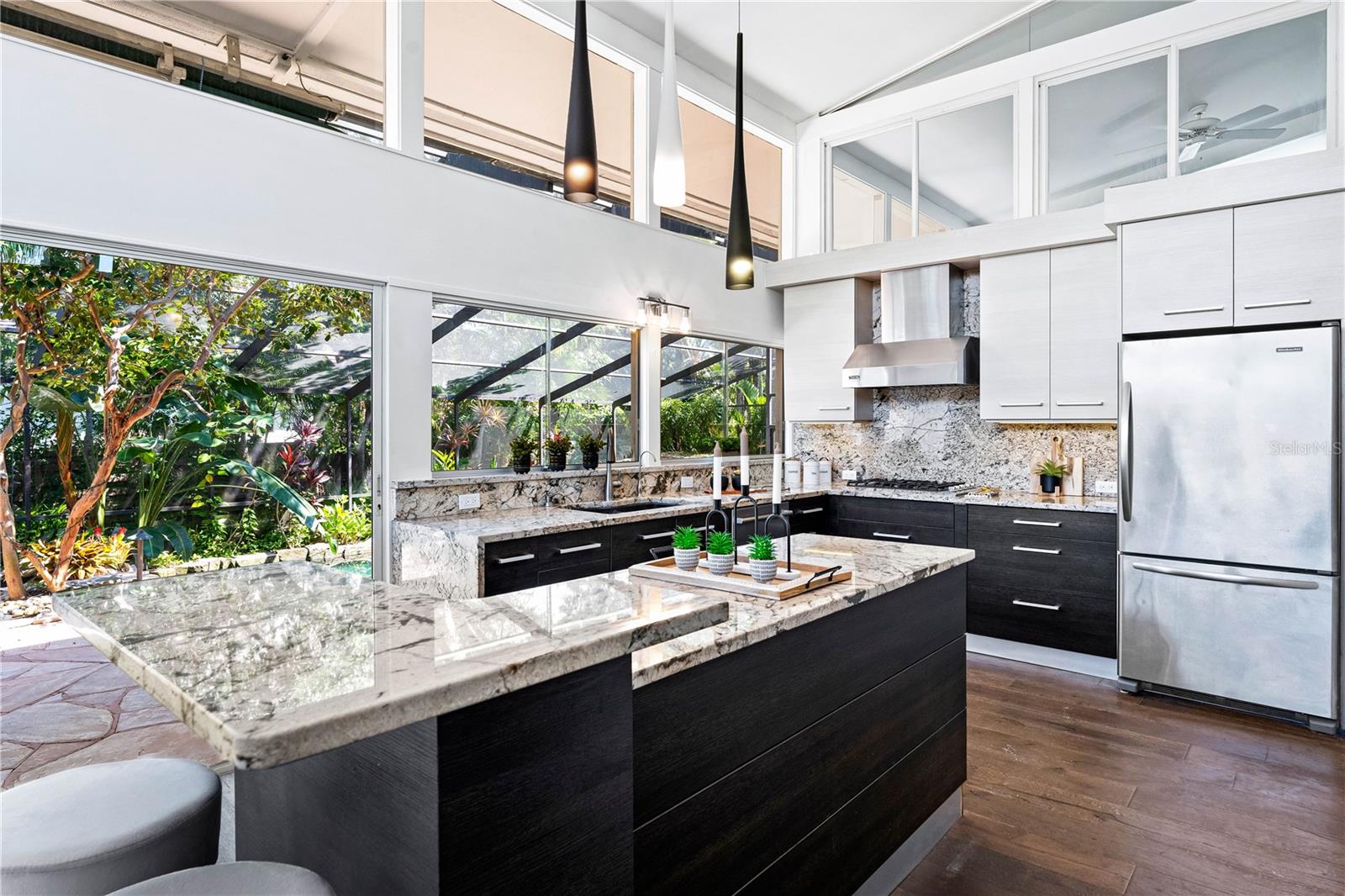 425 PARTRIDGE CIR