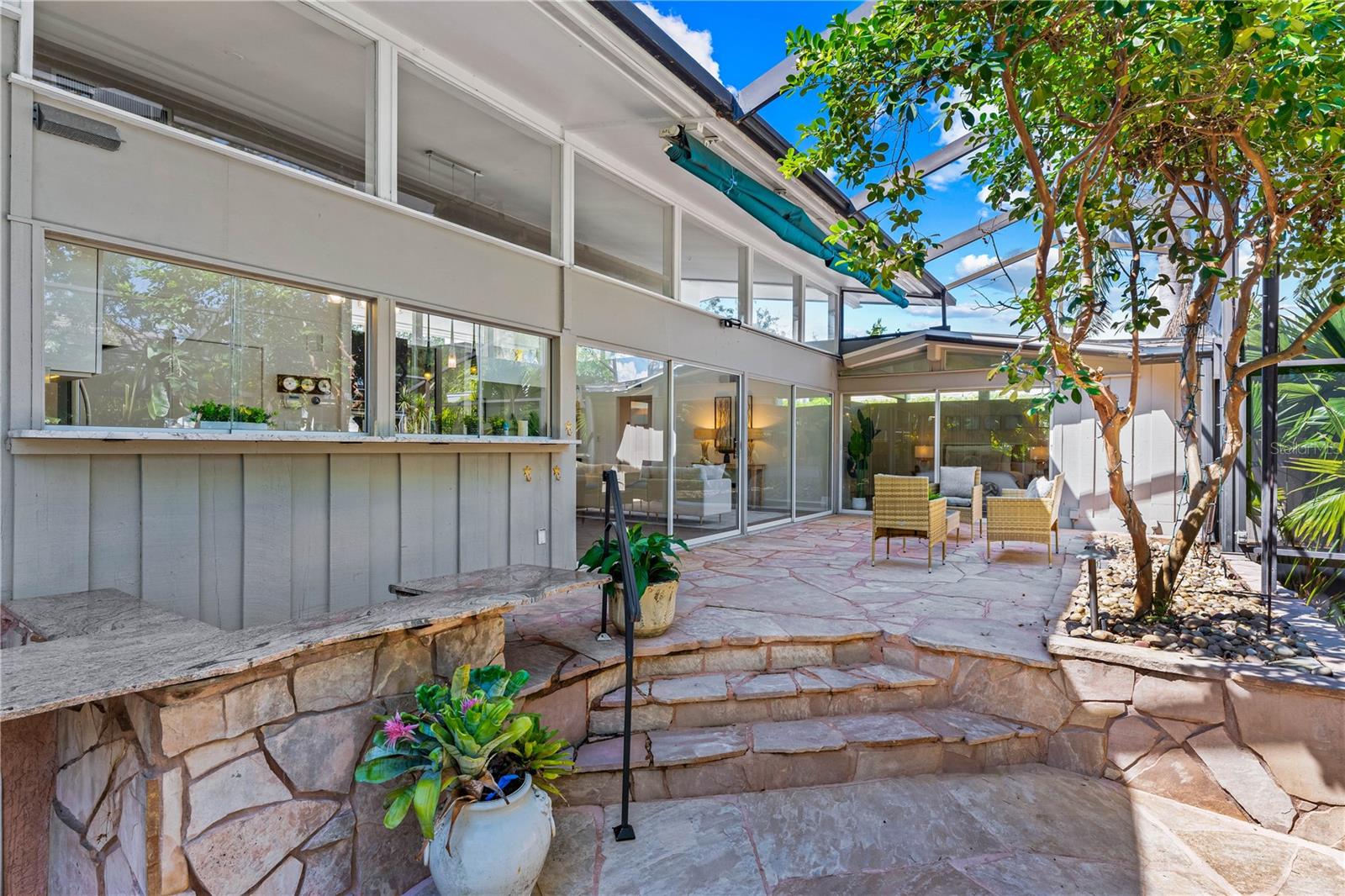 425 PARTRIDGE CIR