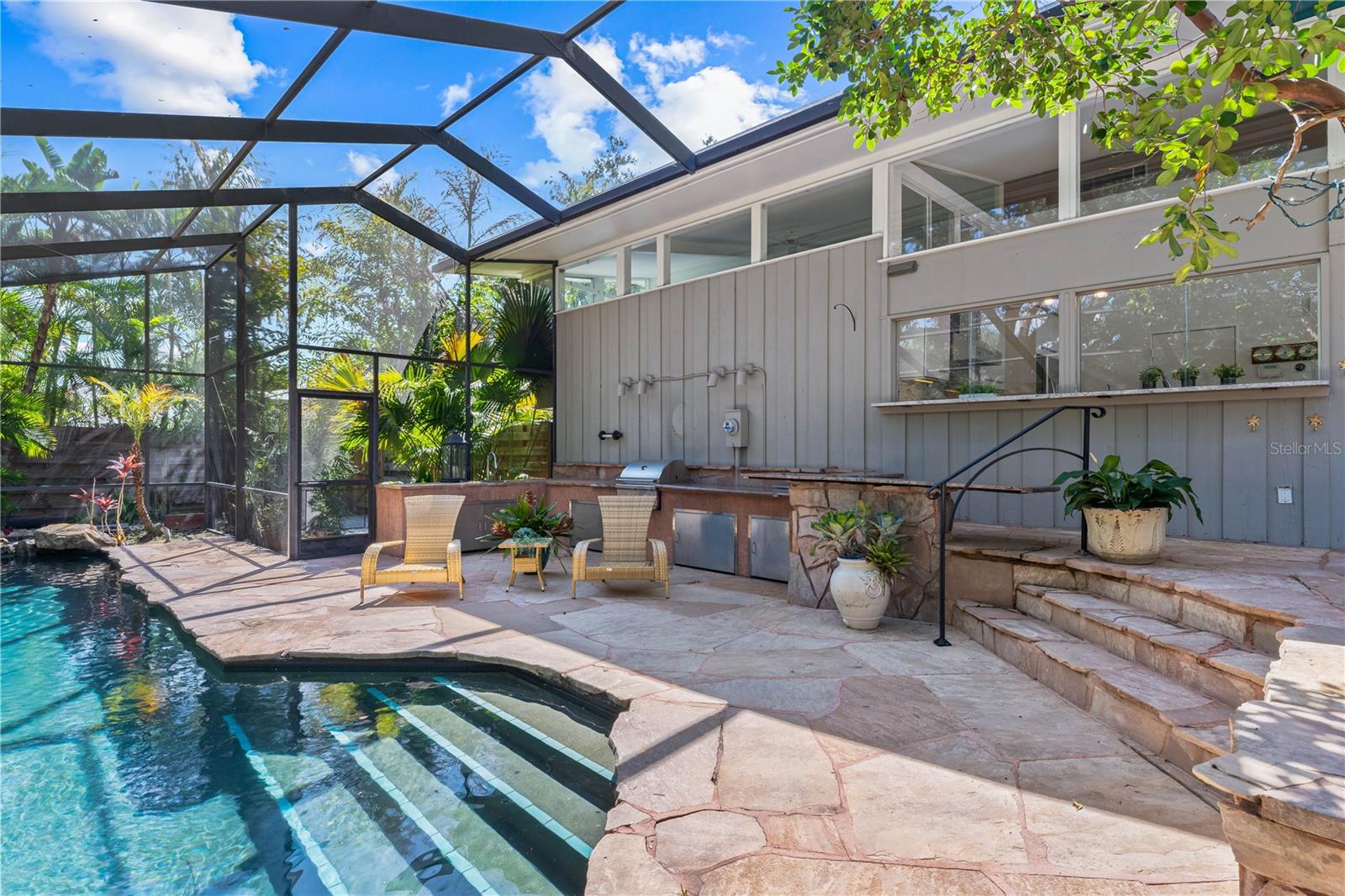 425 PARTRIDGE CIR