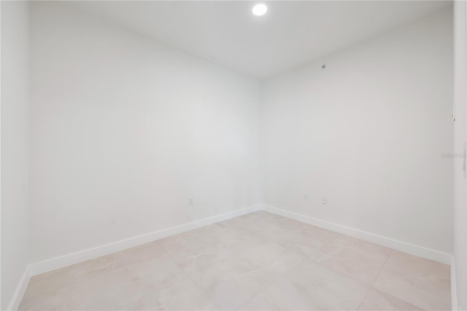 111 GOLDEN GATE PT #201