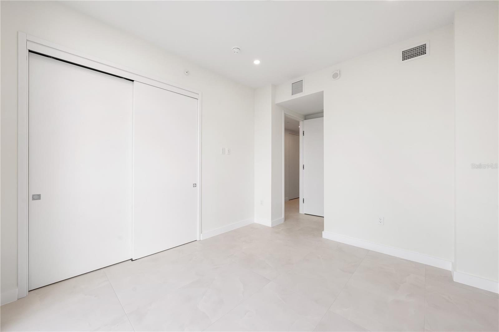 111 GOLDEN GATE PT #201