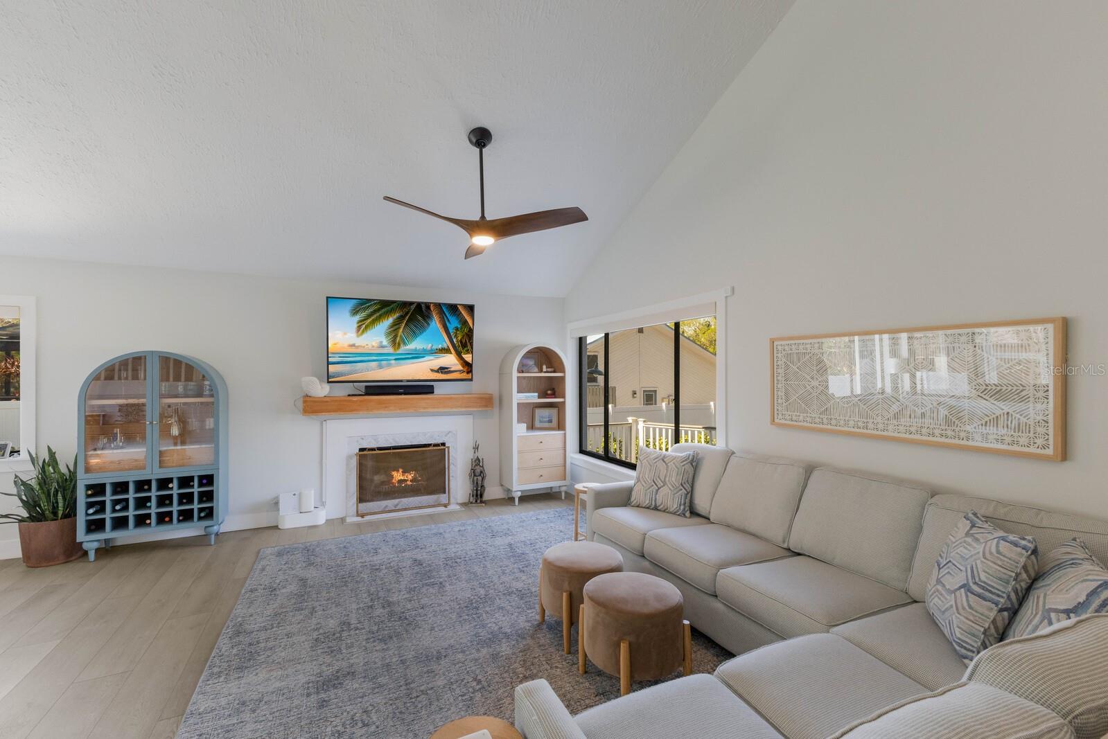 1211 N VIEW DR