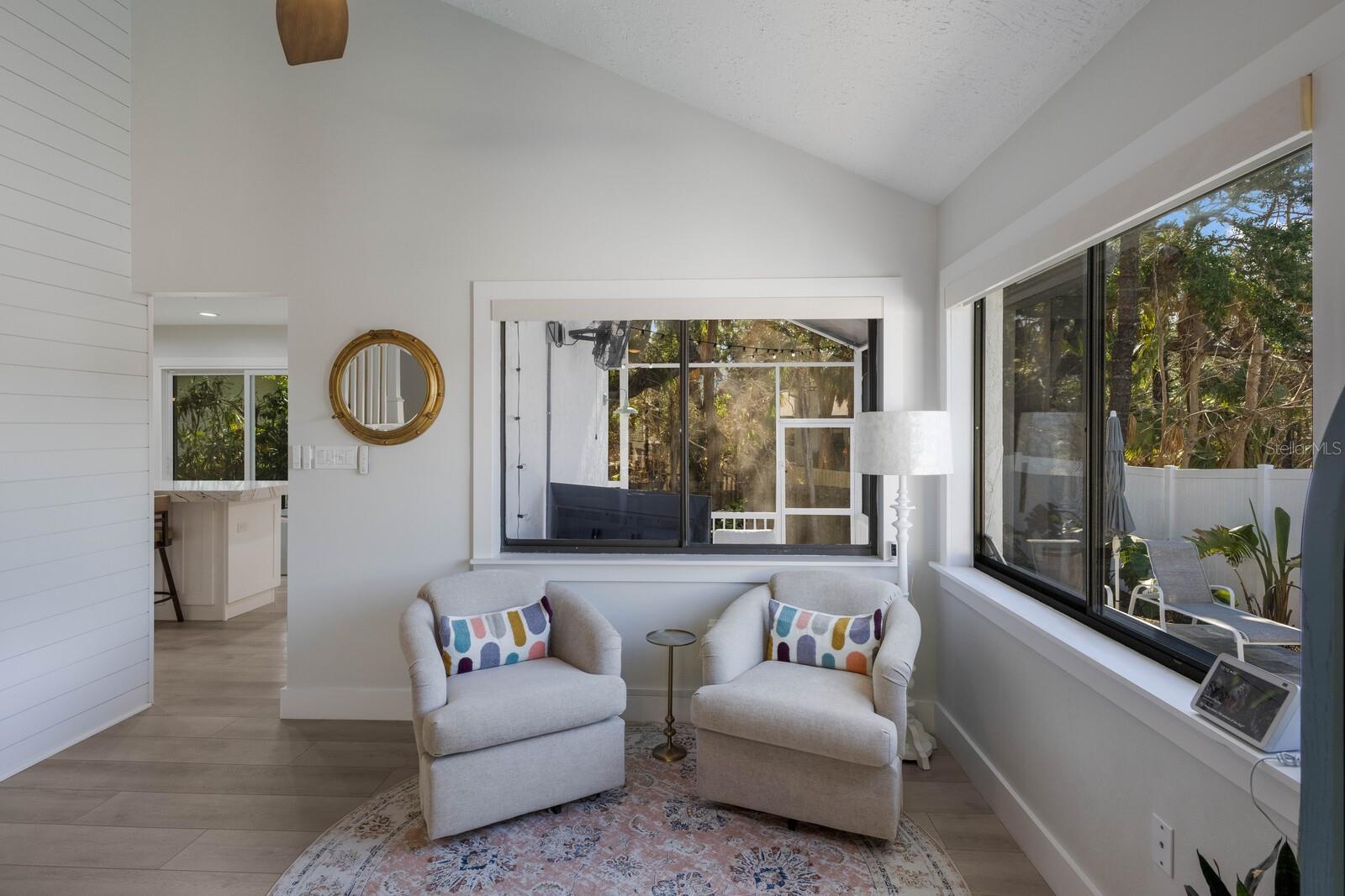 1211 N VIEW DR