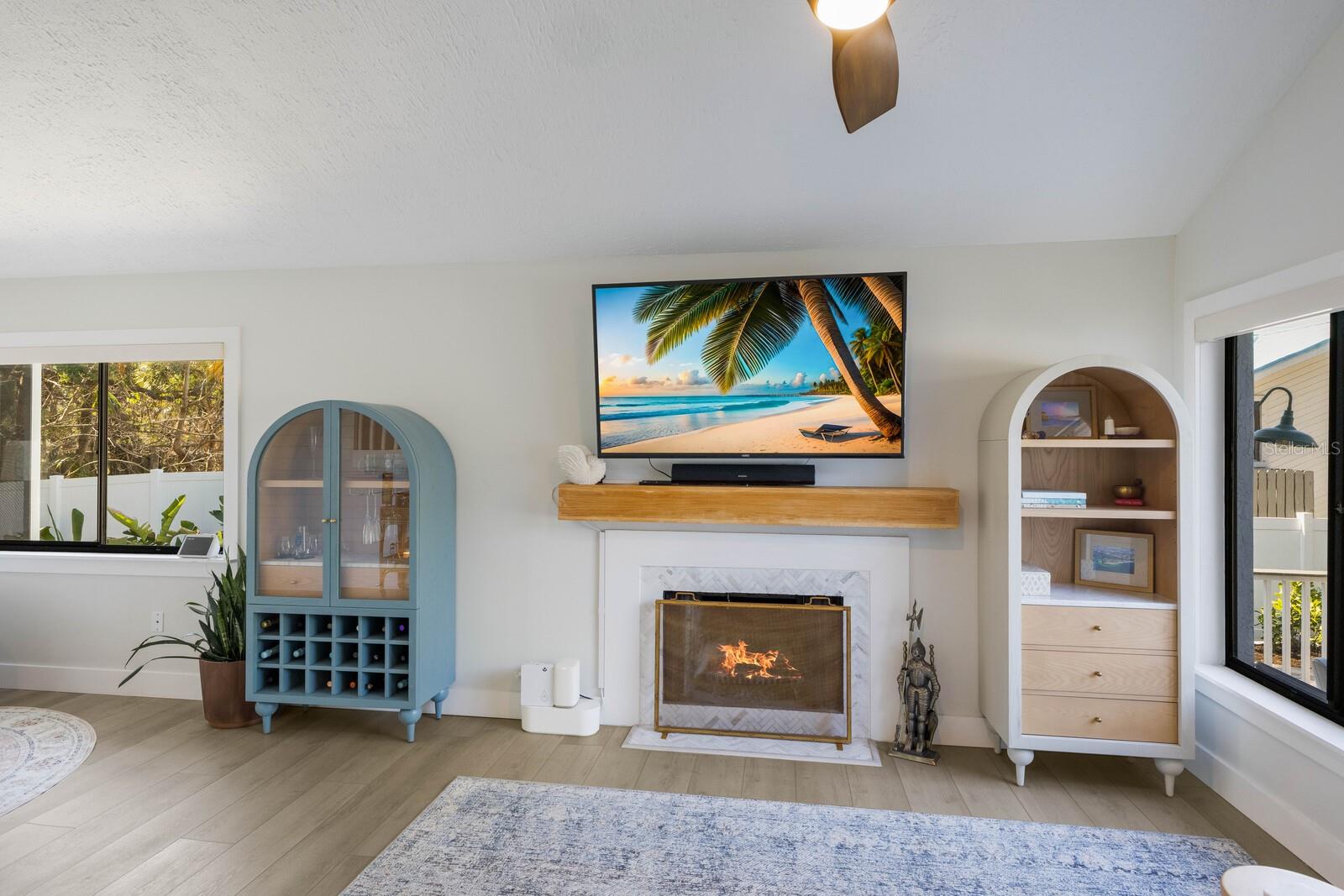1211 N VIEW DR