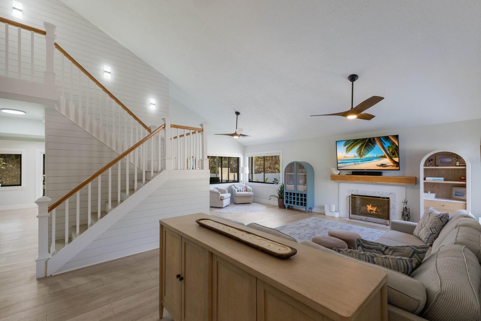 1211 N VIEW DR