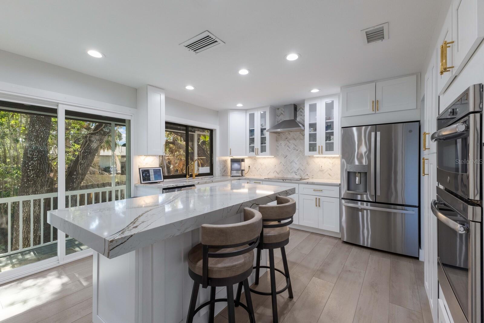 1211 N VIEW DR