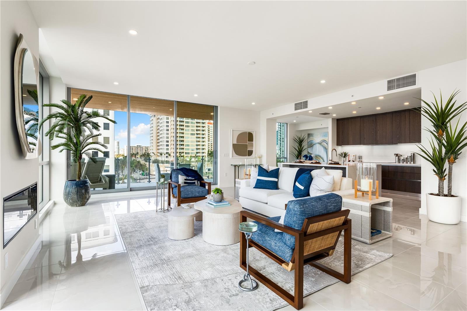 111 GOLDEN GATE PT #401