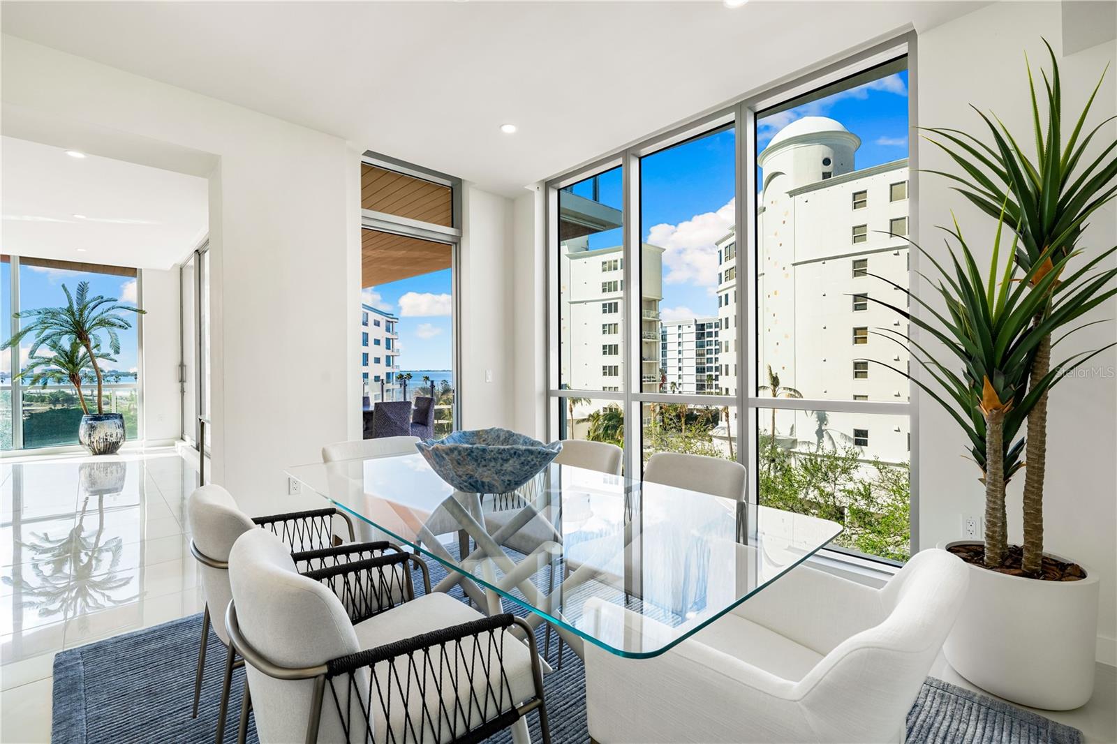 111 GOLDEN GATE PT #401