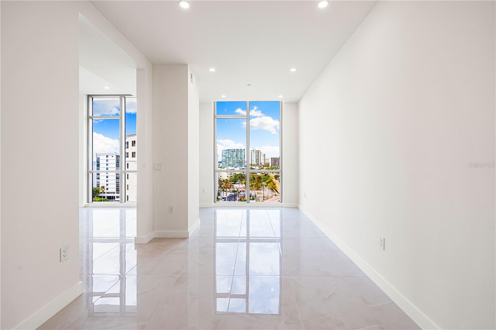 111 GOLDEN GATE PT #701PH
