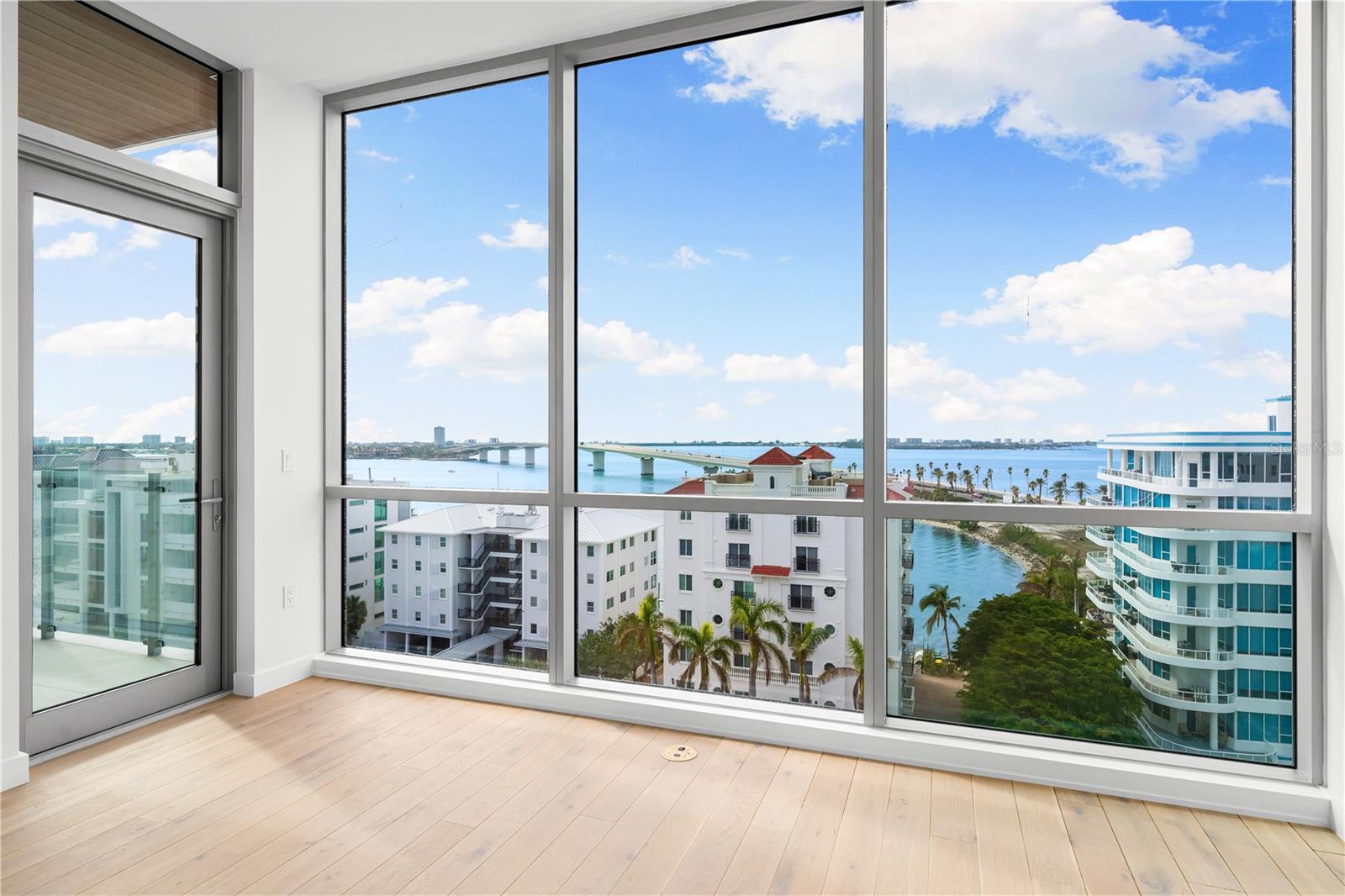 111 GOLDEN GATE PT #701PH