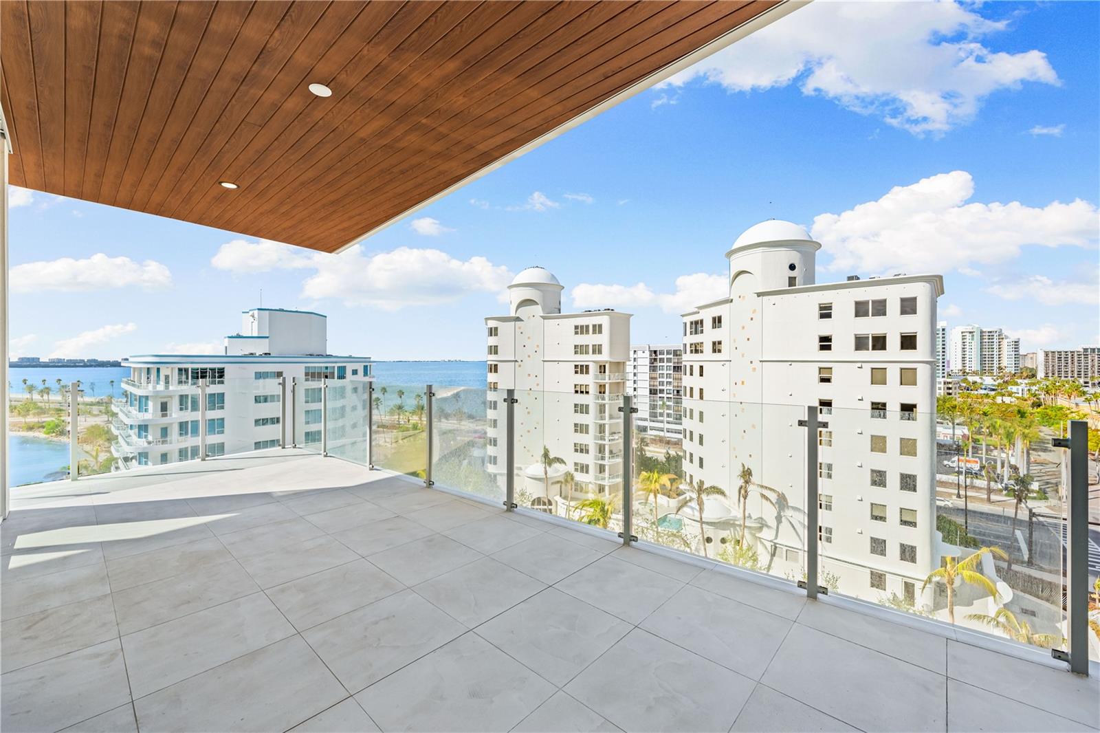 111 GOLDEN GATE PT #701PH