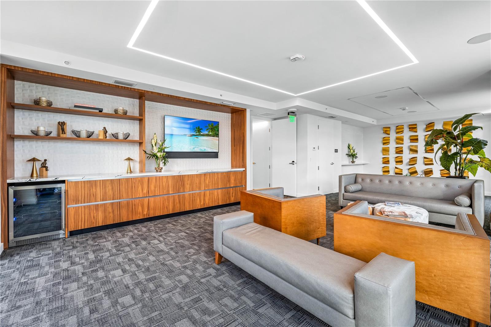 111 GOLDEN GATE PT #701PH