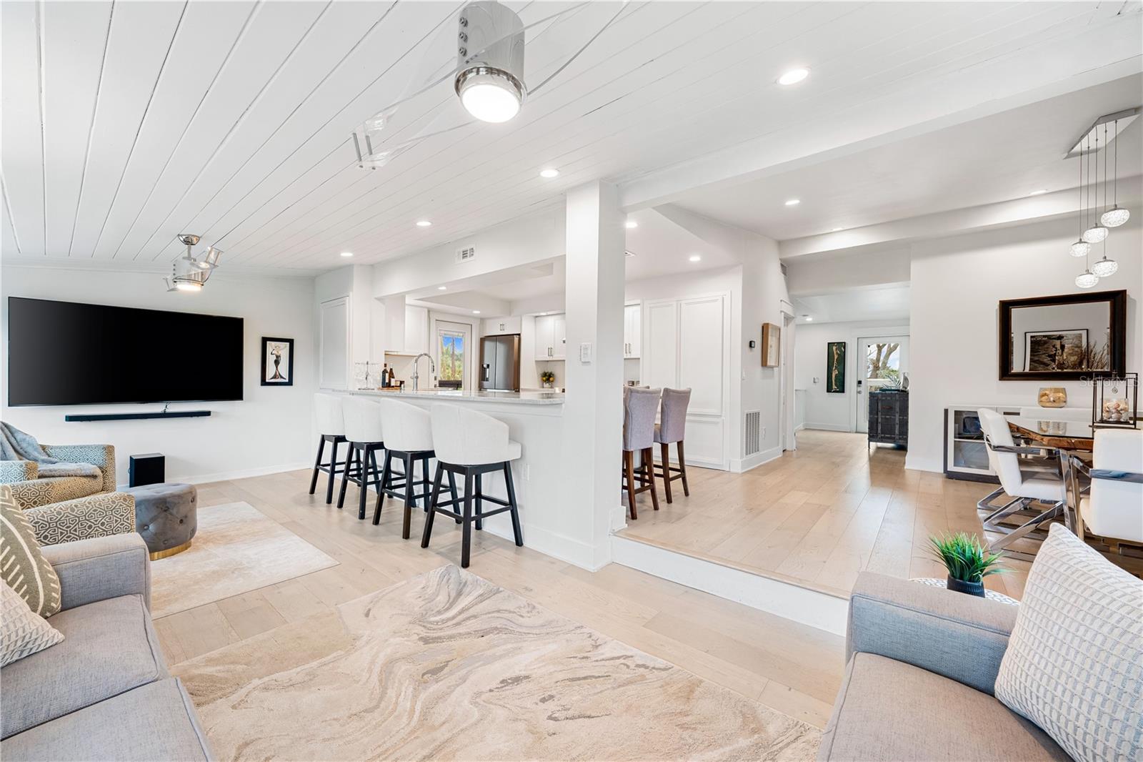 541 EDLEE LN