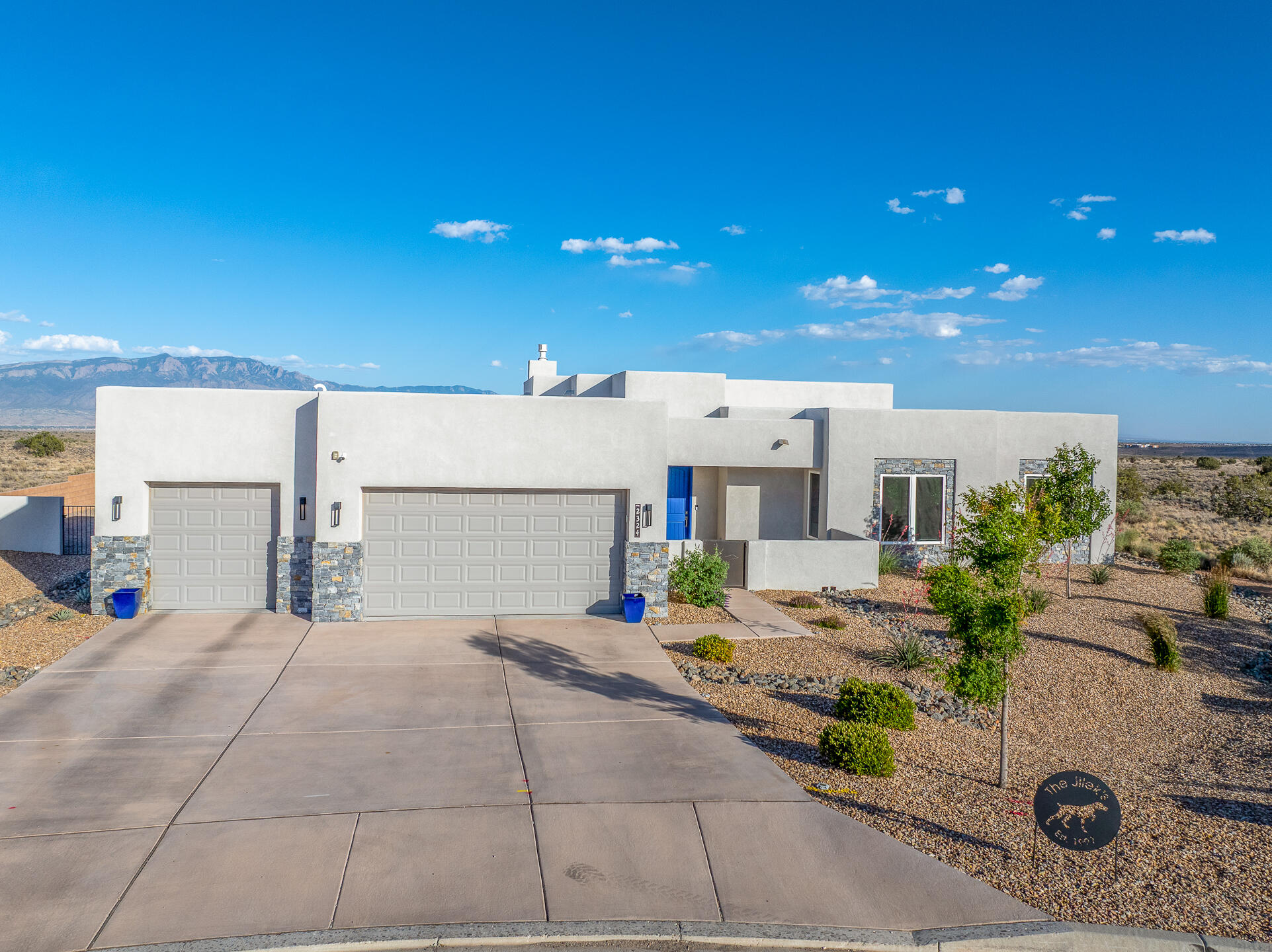 2324 Venada Road NE