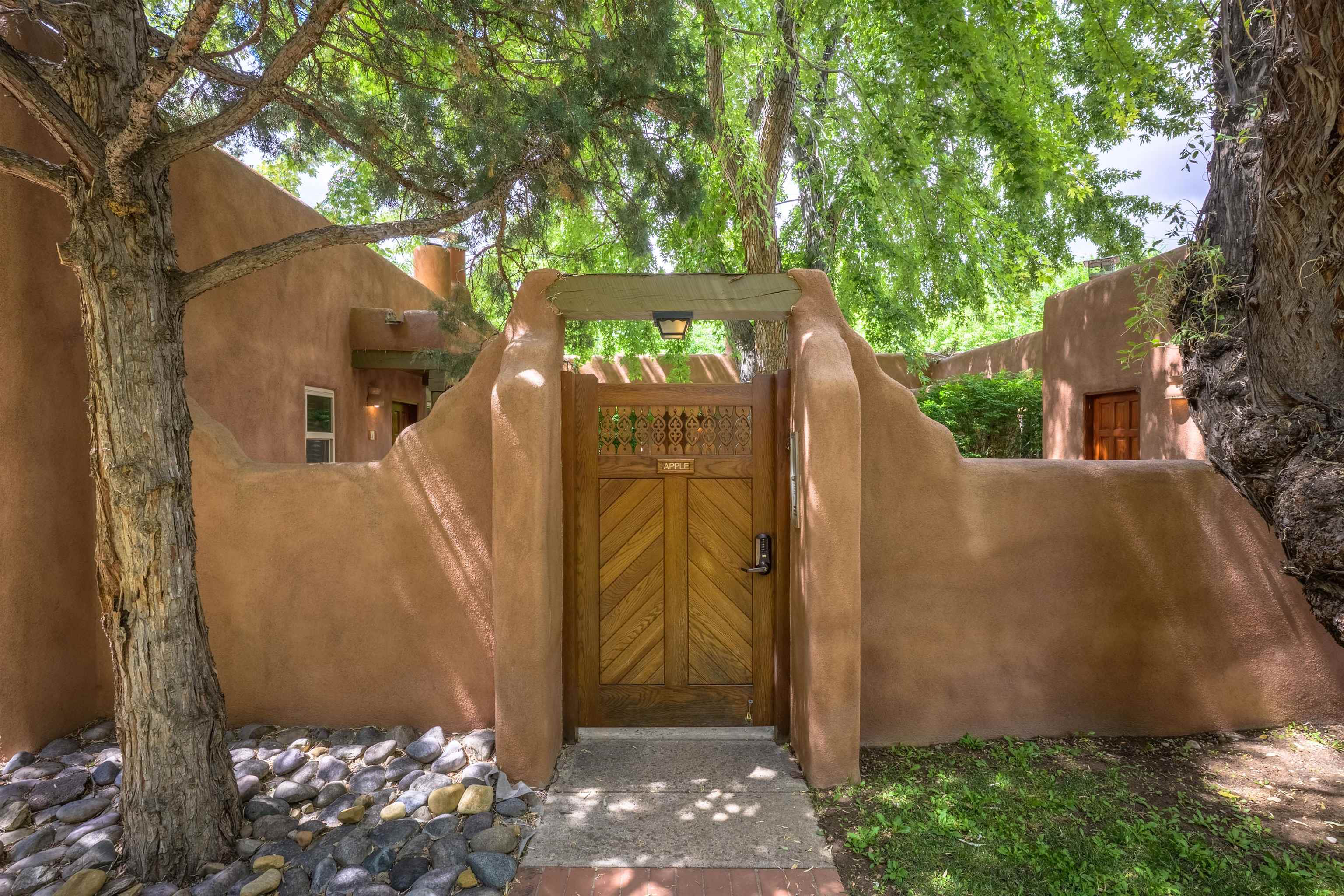 226 Kit Carson A1 Unit: Apple 1