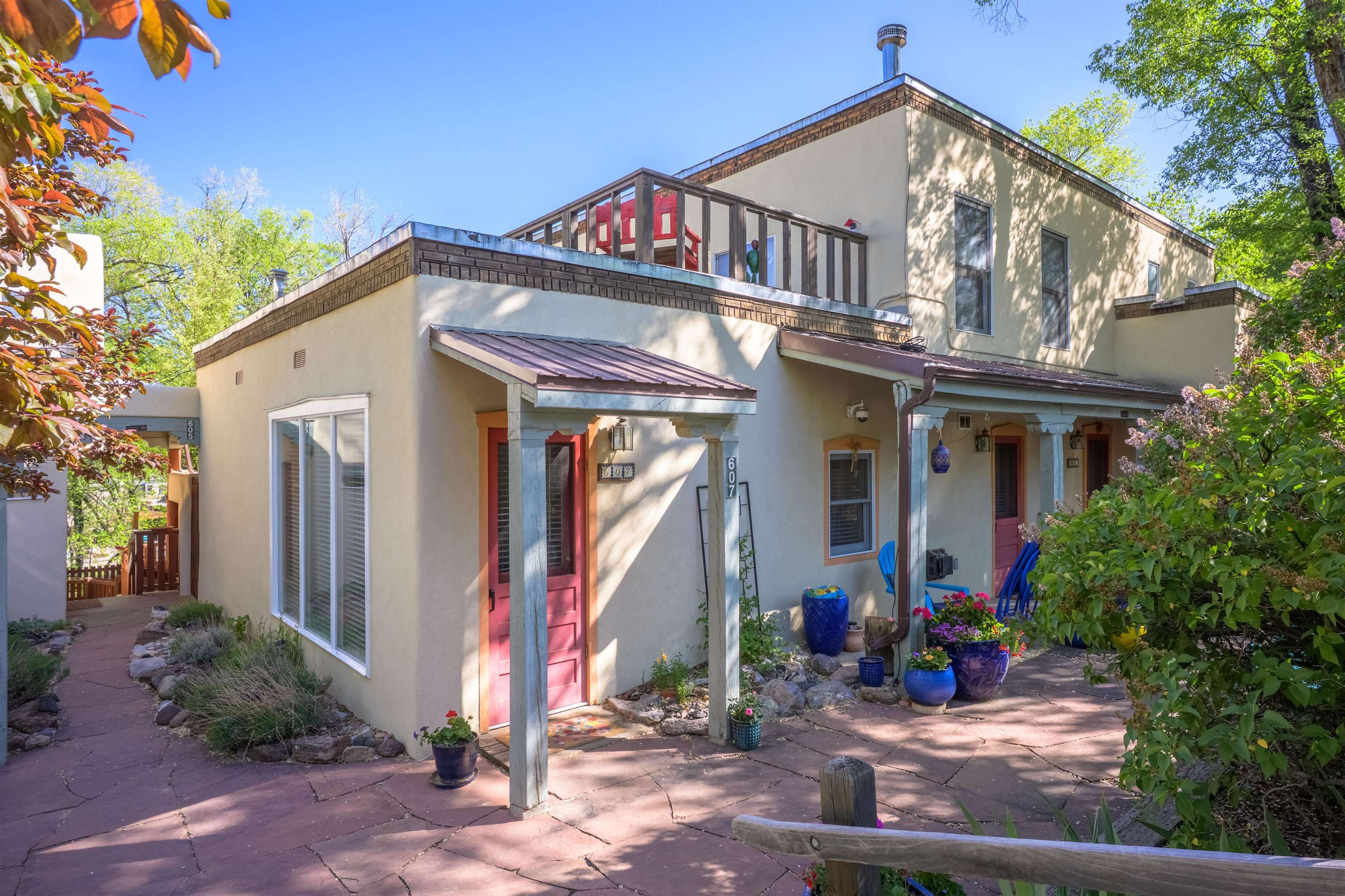 607 Valverde Street Unit: 607