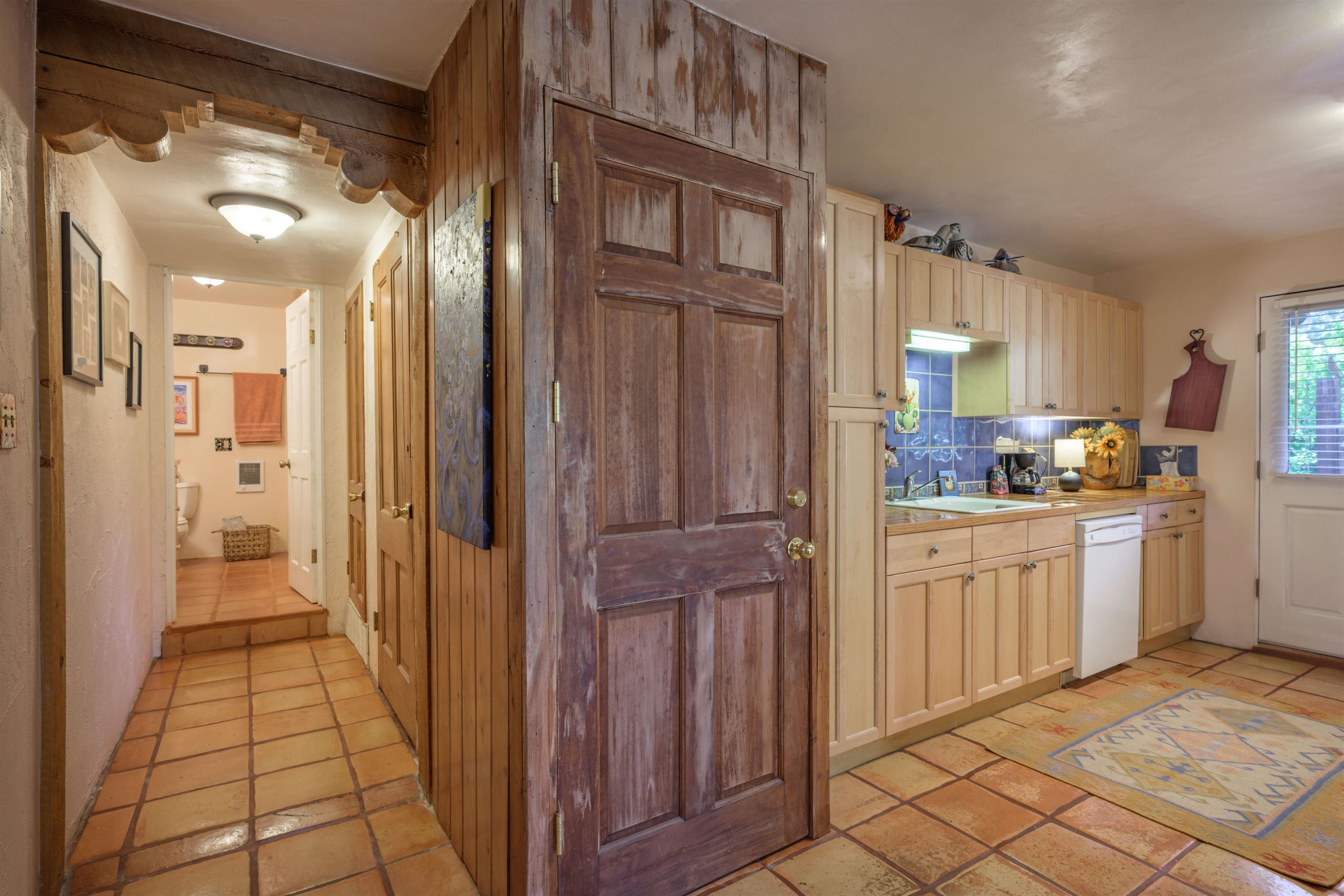 607 Valverde Street Unit: 607