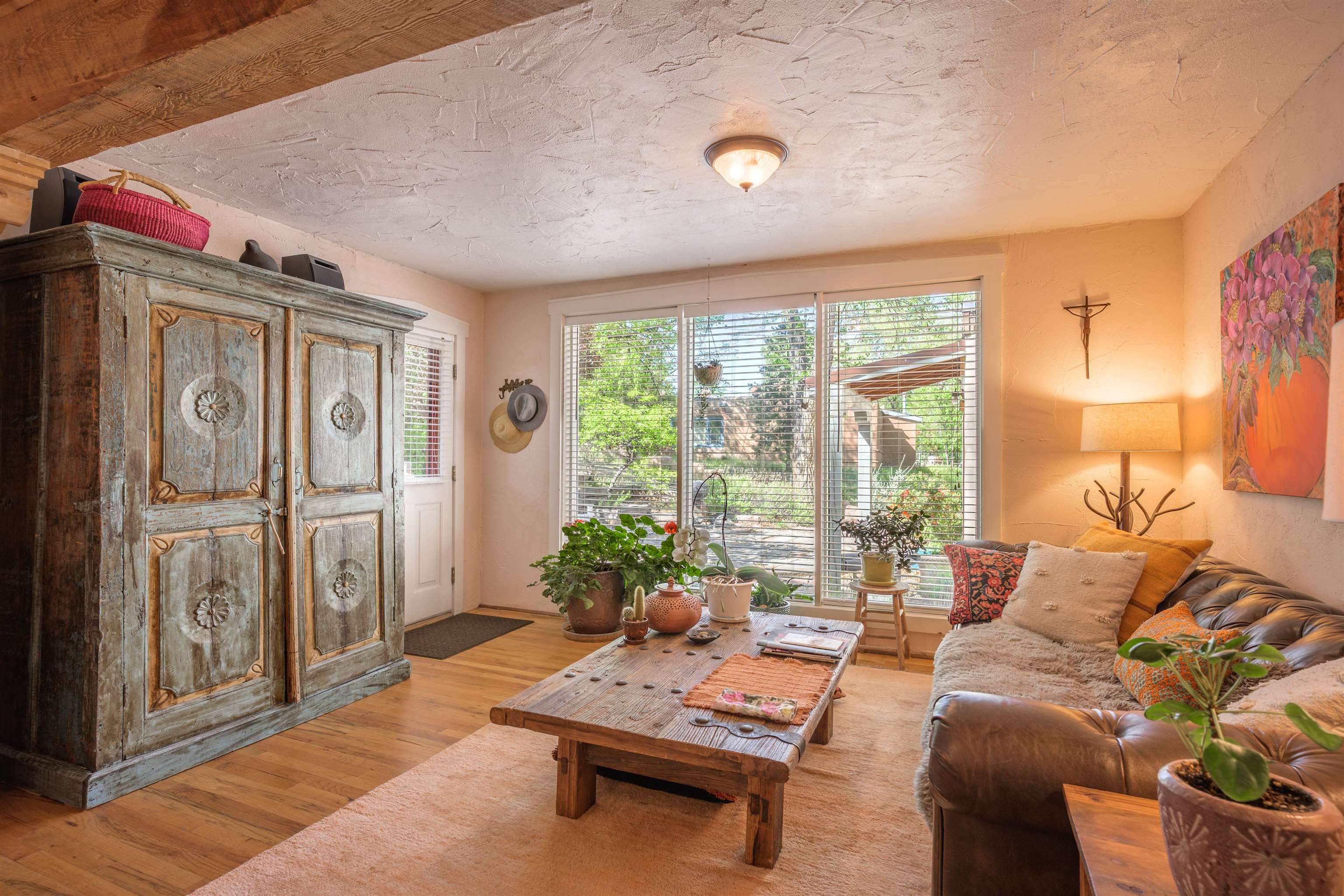 607 Valverde Street Unit: 607