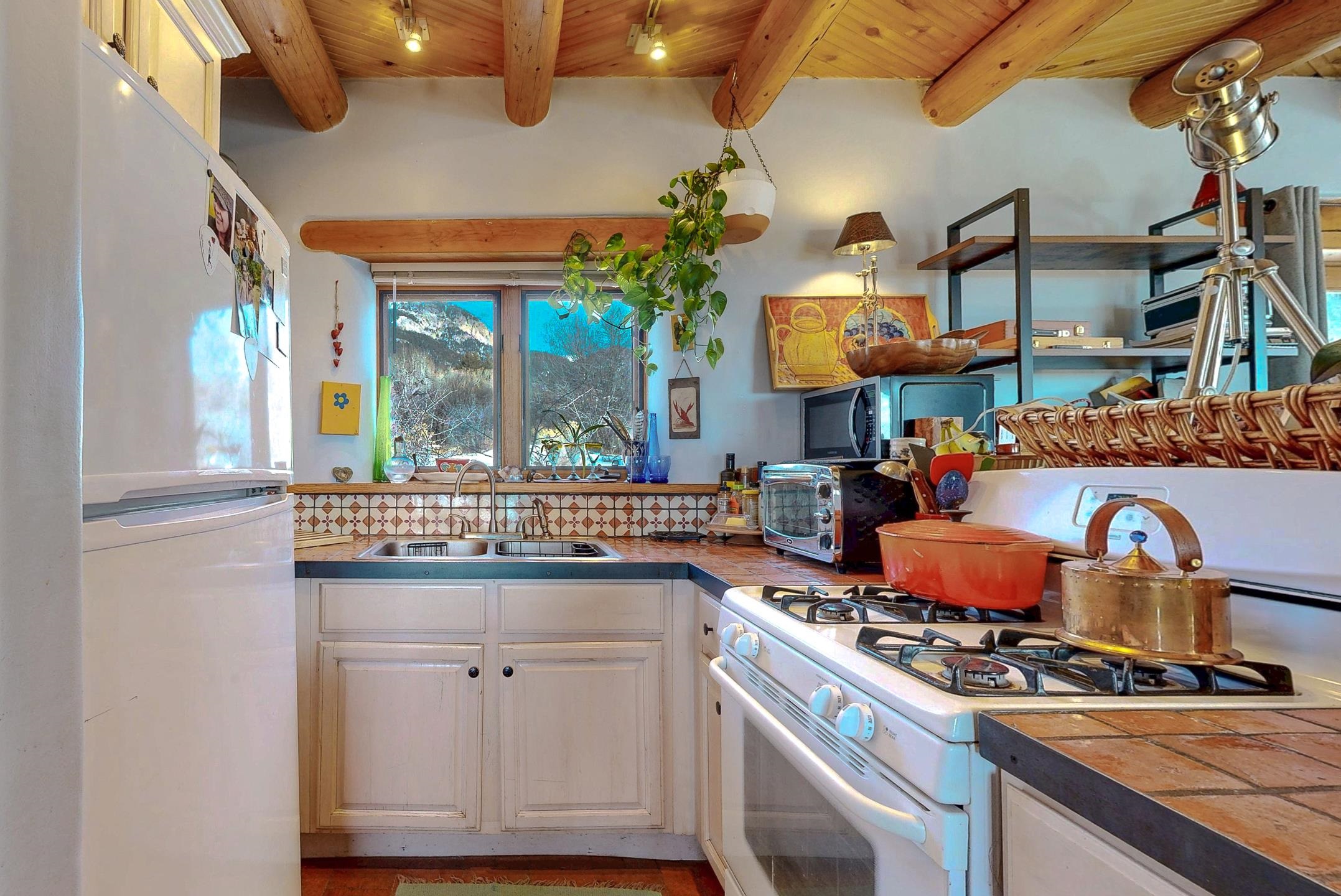 31 and 33 Juan de Dios Road