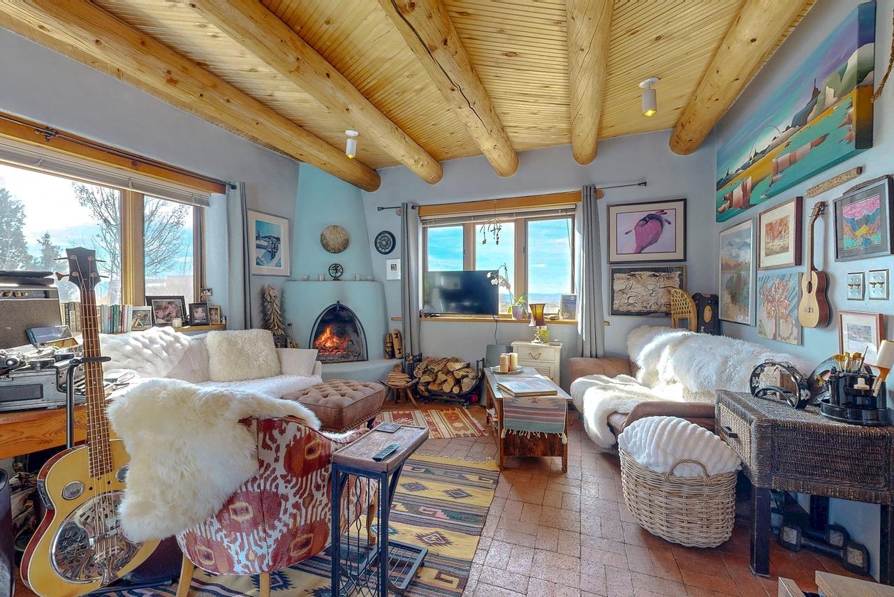 31 and 33 Juan de Dios Road