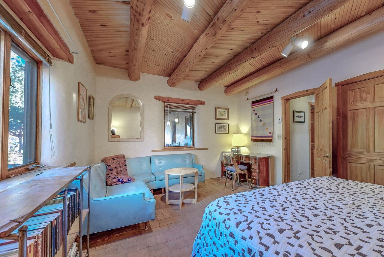 31 and 33 Juan de Dios Road