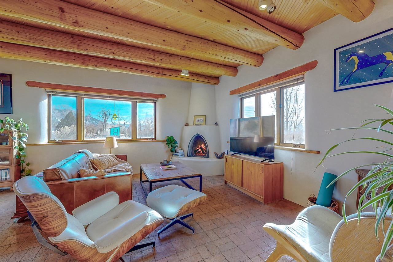 31 and 33 Juan de Dios Road