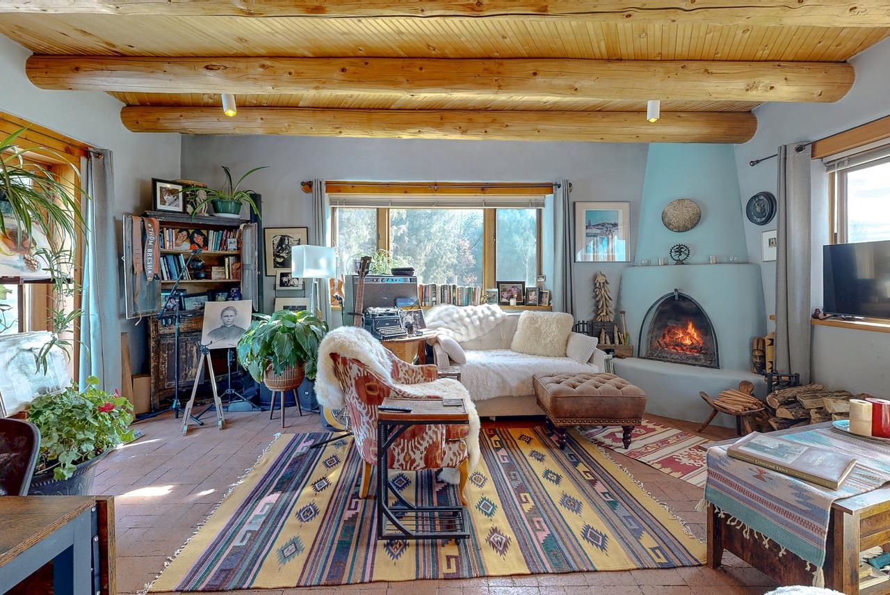 31 and 33 Juan de Dios Road