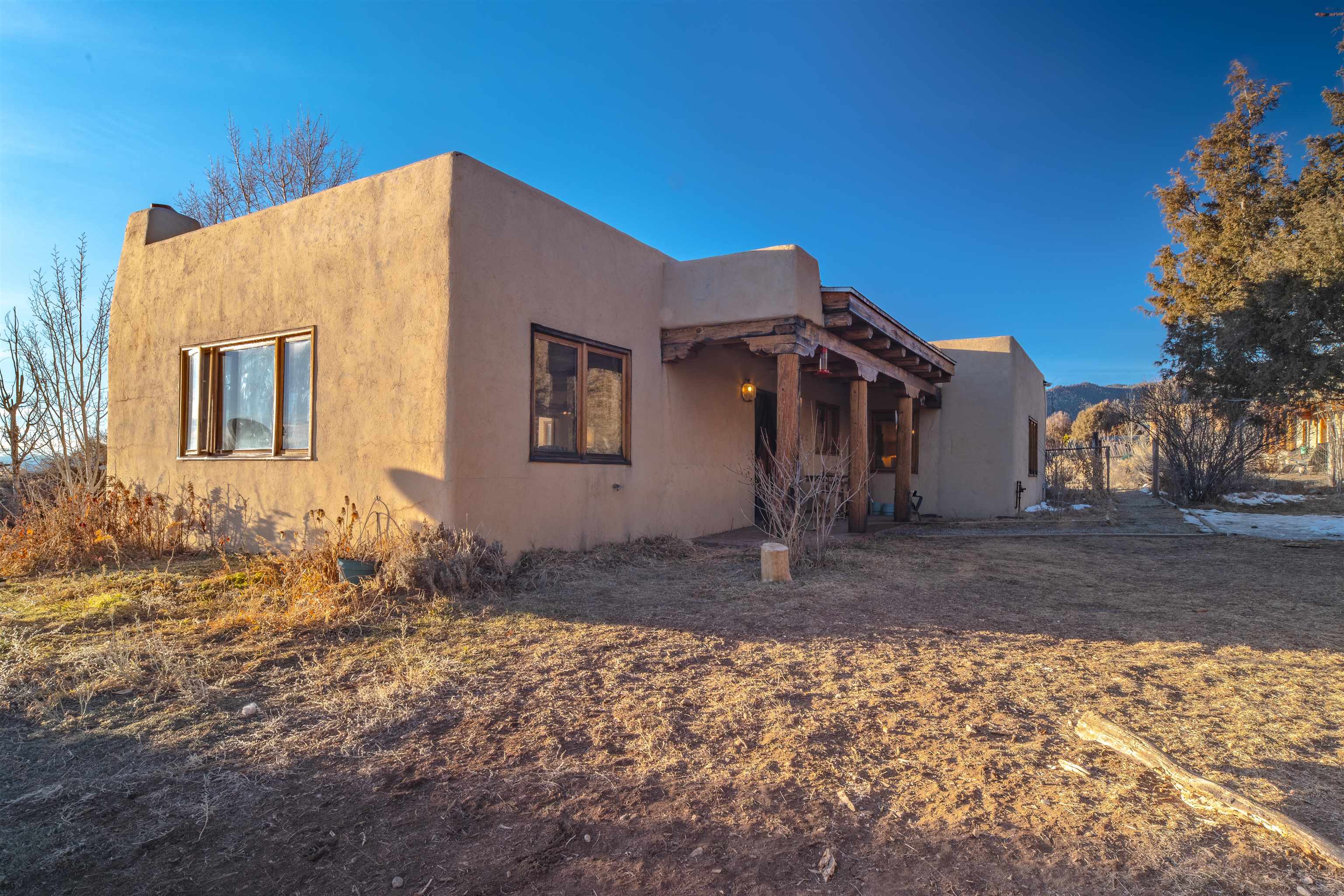 31 and 33 Juan de Dios Road