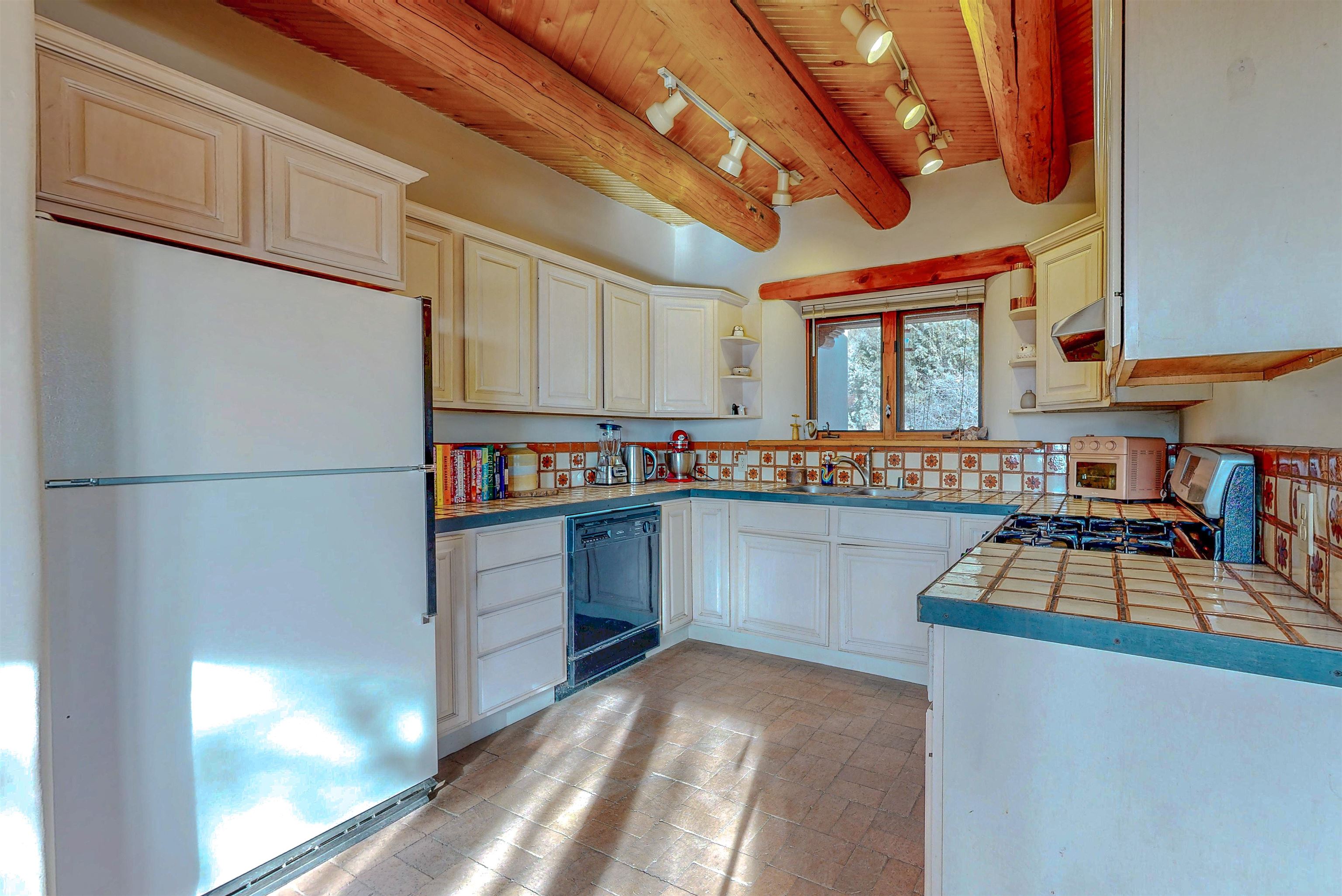 31 and 33 Juan de Dios Road