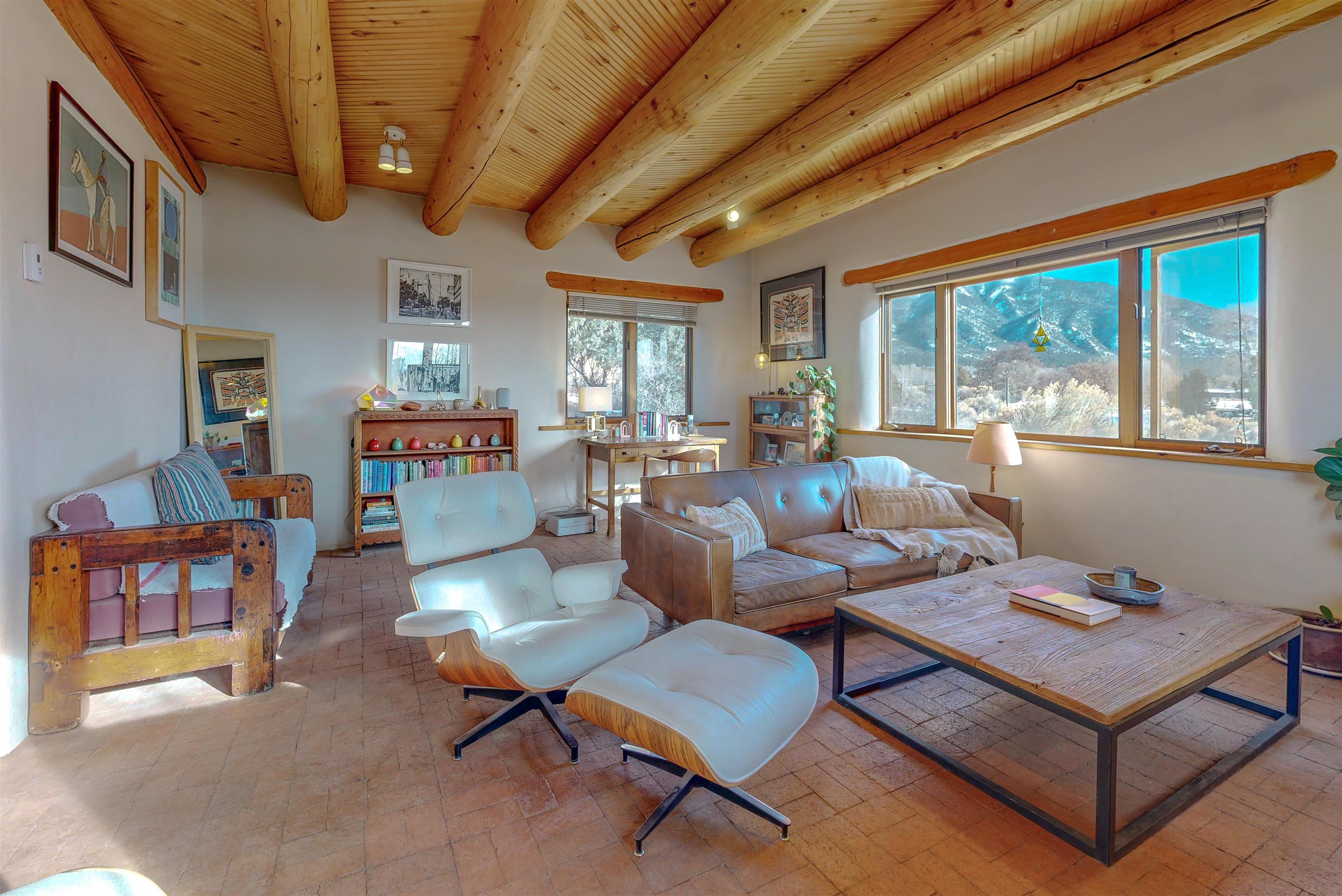 31 and 33 Juan de Dios Road