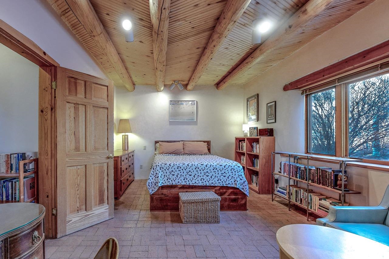 31 and 33 Juan de Dios Road